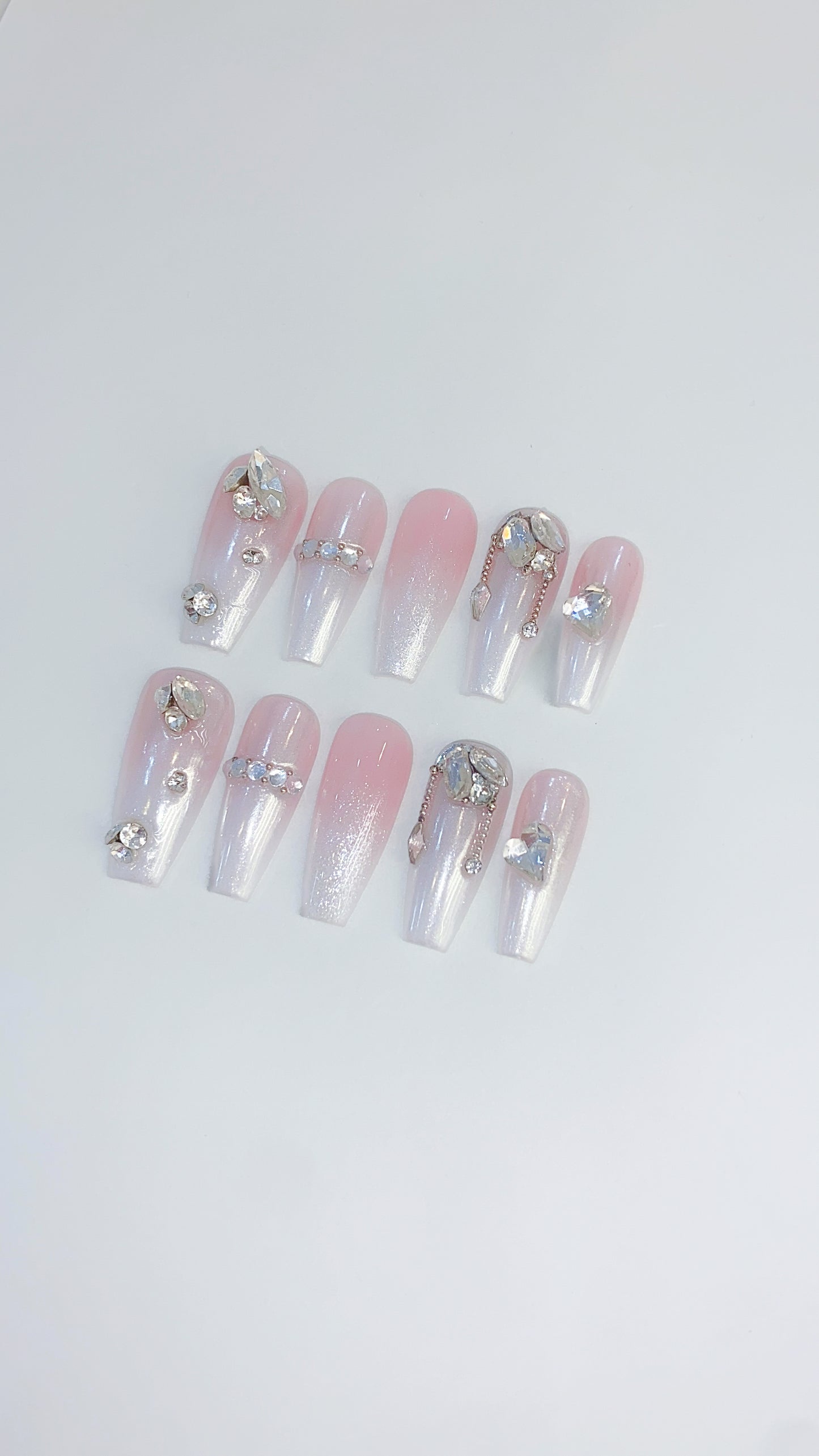 パールグラデーションネイル